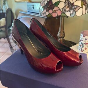 Beautiful and sexy high heel Stuart Weitzman shoes size 8